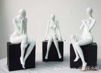 藝術與家居的完美融合 創典樹脂雕塑的抽象人物魅力