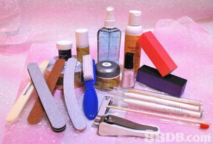 專業美甲服務與培訓 水晶甲、樹脂甲與配件的完美結合